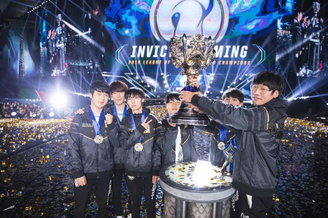 League Of Legends World Championship Trophy 139 7C37B648FE4C3BDDF234730C524CBE217E75A73B size157 w1080 h720